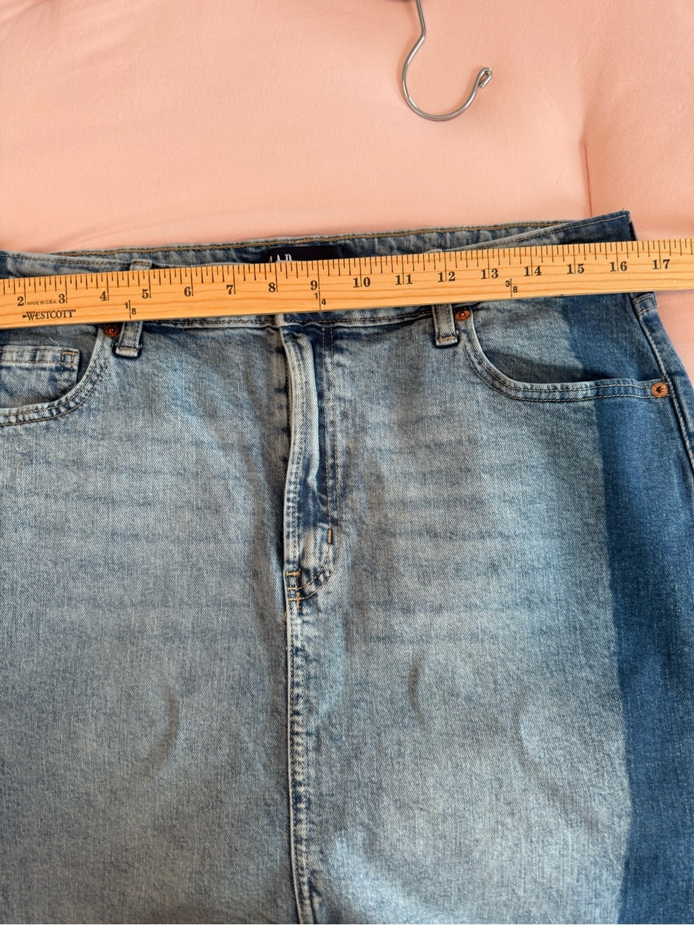 Gap Women's Two-Tone Denim Slit Hem Pencil Skirt, Size 12, Great Condition - Picture 5 of 7